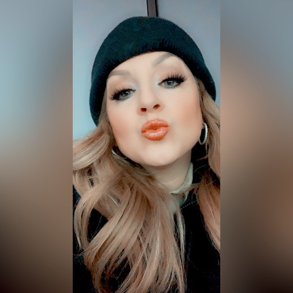 Meet your Posher, Jackie - Picture 1 of 3